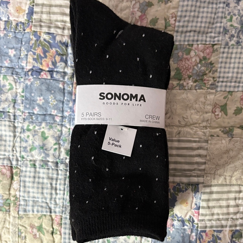 5 pairs of socks, subtle patterns